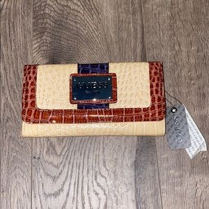 Guess wallet